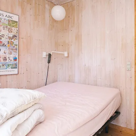 6 Person In Hojby-by Traum