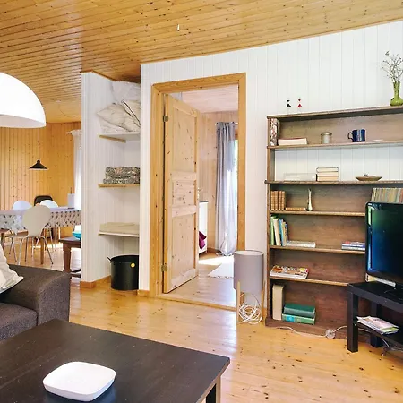 6 Person In Hojby-by Traum Højby